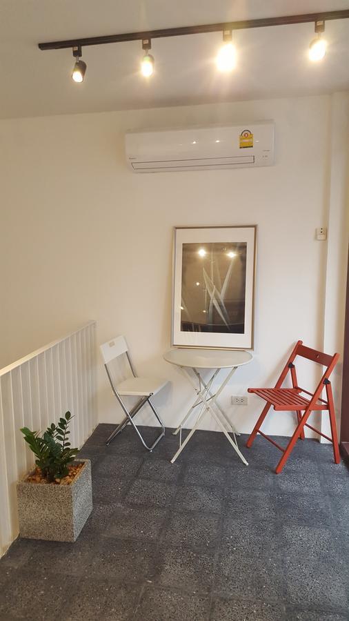 Haus Sathorn 21 Bed And Breakfast Bangkok Exterior photo